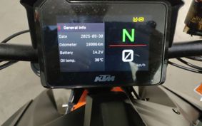KTM 1290 SUPER DUKE R 2021 V3940