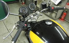 TRIUMPH THUNDERBIRD 900 2004