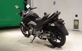 SUZUKI GSR250 2006