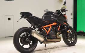KTM 1290 SUPER DUKE R 2021