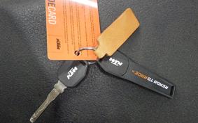KTM 890 SMT 2025