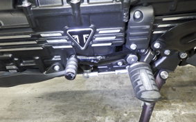 TRIUMPH ROCKET III R 2025