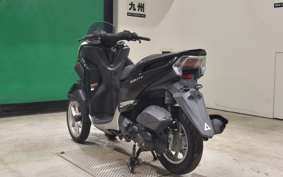 YAMAHA TRICITY 125 1997 SE82J