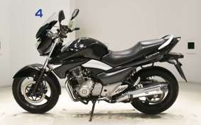 SUZUKI GSR250 2014