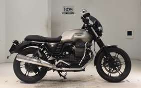MOTO GUZZI V7 STONE 2017