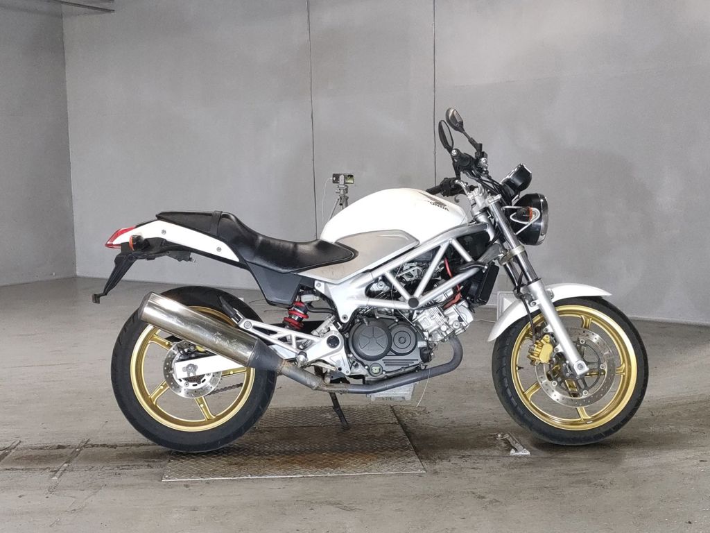 Фото Honda VTR 250 2010 с японского аукциона