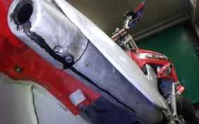 HONDA CR250R ME03