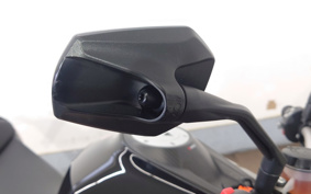 KTM 1290 SUPER DUKE R 2015 V3940