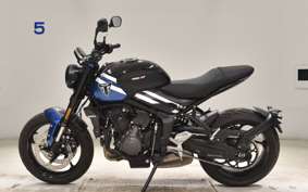 TRIUMPH TRIDENT 660 2026