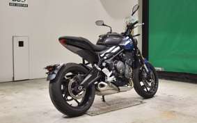 TRIUMPH TRIDENT 660 2025