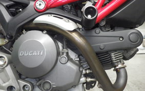DUCATI MONSTER 696 + 2008