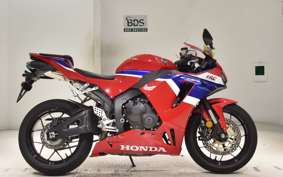 HONDA CBR600RR 2024 PC40