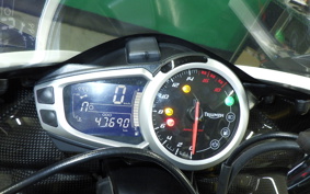 TRIUMPH DAYTONA 675 R 2015