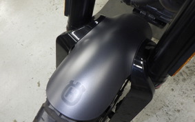 HUSQVARNA SVARTPILEN 401 2020