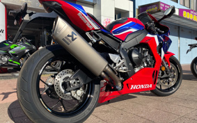 HONDA CBR1000RR-R FB 2021 SC82