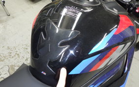 BMW M1000RR 2025