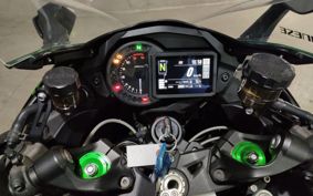 KAWASAKI  NINJA H2 SX SE ZXT02A