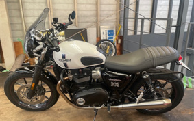TRIUMPH STREET TWIN 2018 DAD74G