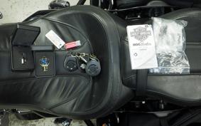 HARLEY FLHXSE 1800CVO 2015