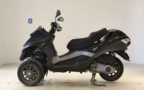PIAGGIO MP3 250