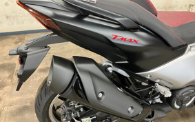 YAMAHA T-MAX 560 A 2026 SJ21J