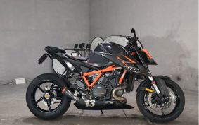 KTM 1290 SUPER DUKE R 2020 V3940