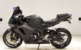HONDA CBR600RR 2025 PC40