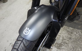 HUSQVARNA SVARTPILEN 250 2024