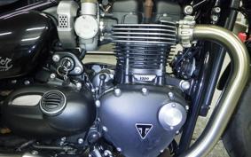 TRIUMPH BONNEVILLE BOBBER 2021
