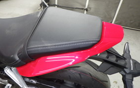 HONDA CBR650R E-Clutch 2025 RH17