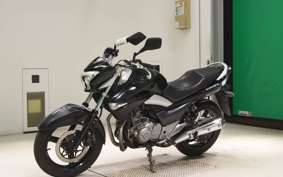 SUZUKI GSR250 2019