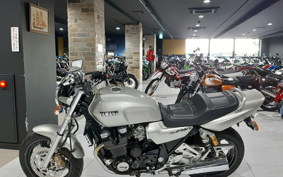 YAMAHA XJR1200 1995 4KG