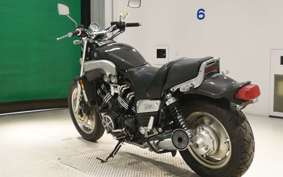 YAMAHA VMAX 2000