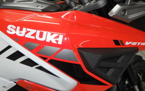 SUZUKI Vｽﾄﾛｰﾑ1050XT 2021 EF11M