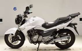 SUZUKI GSR250