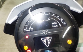 TRIUMPH TRIDENT 660 2024