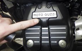 MOTO GUZZI V7 STONE 3