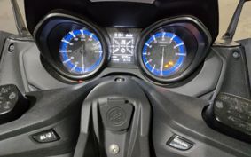 YAMAHA T-MAX 560 SJ19J