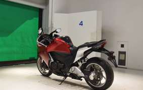 HONDA VFR1200F 2025 SC63