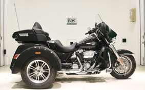 HARLEY FLHTCU TG 1870 2023
