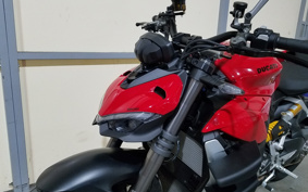 DUCATI STREETFIGHTER V2 2022 3F00
