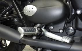 TRIUMPH STREET TWIN 2018