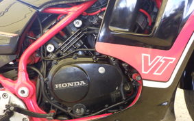 HONDA VT250FC MC08