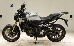 HONDA CB650R E-Clutch 2025 RH17