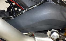 TRIUMPH DAYTONA 675 R 2015