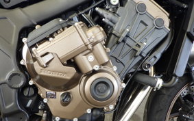 HONDA CB650R E-Clutch 2025 RH17