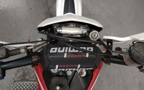 HUSQVARNA HUSQVARNA SM250R ..