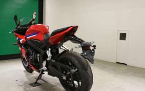 HONDA CBR650R E-Clutch 2025 RH17