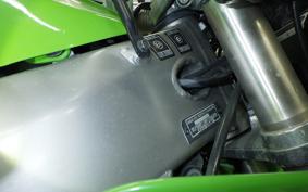 KAWASAKI ZXR400 Gen.2 2004