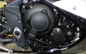 TRIUMPH DAYTONA 675 R 2015